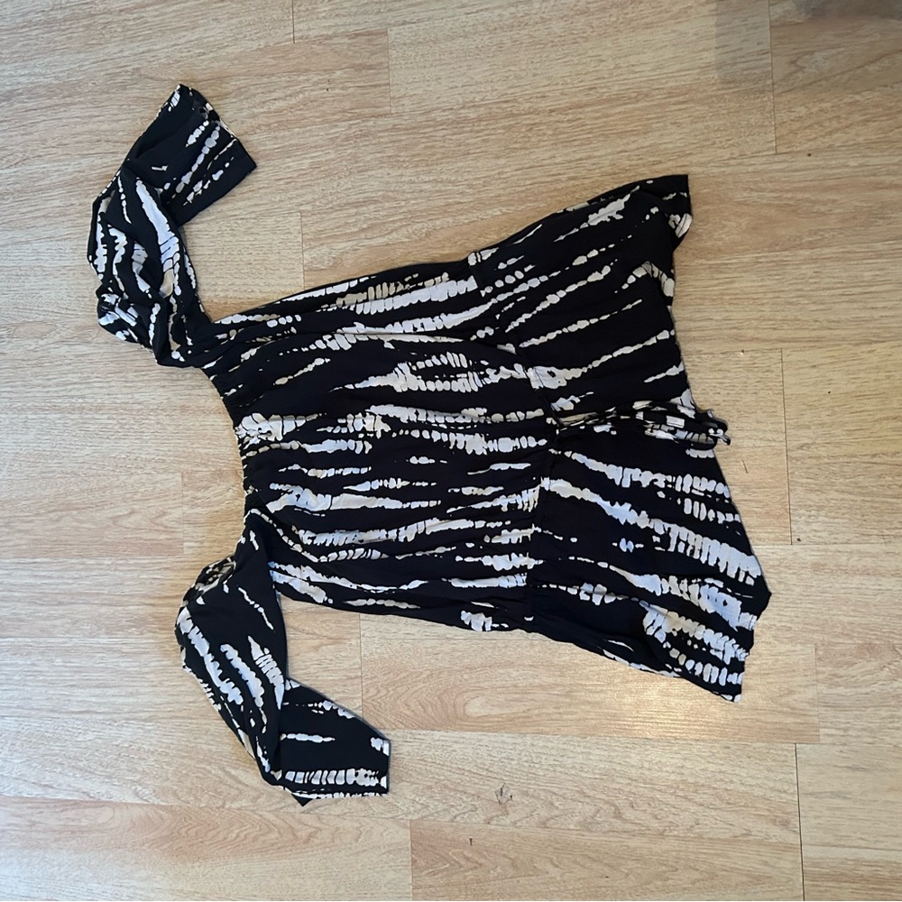 Black and white jumper